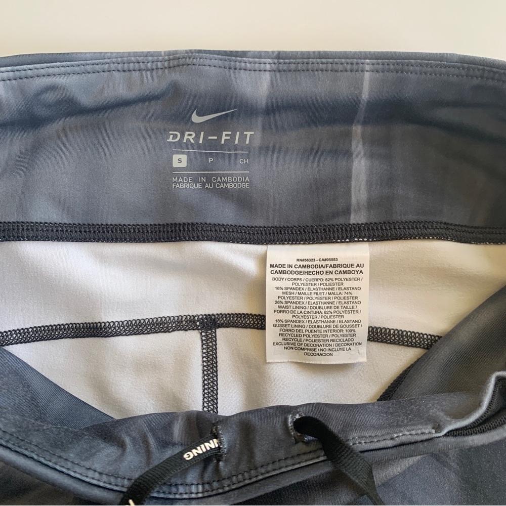 Nike Dri-FIT Training Leggings | Black Gray Abstract | Size S | EUC - Picture 7 of 7